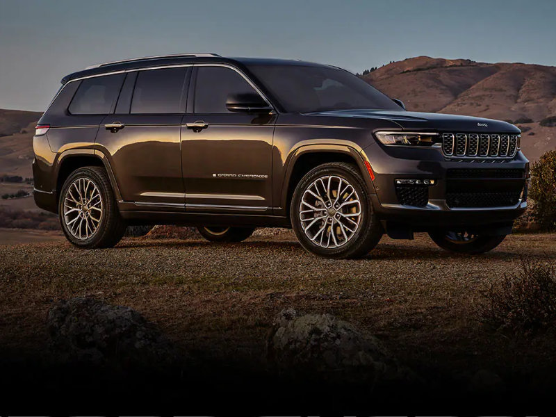 Test drive a 2023 Jeep Grand Cherokee or Jeep Grand Cherokee 4xe near Bel Air MD
