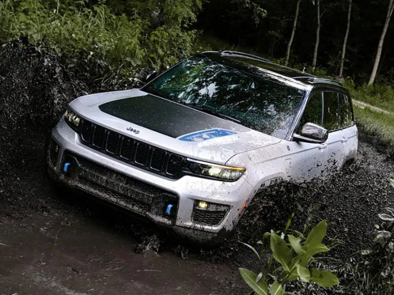 Don White's Timonium Jeep - Explore the 2023 Jeep Grand Cherokee 4xe trim levels near Parkville MD