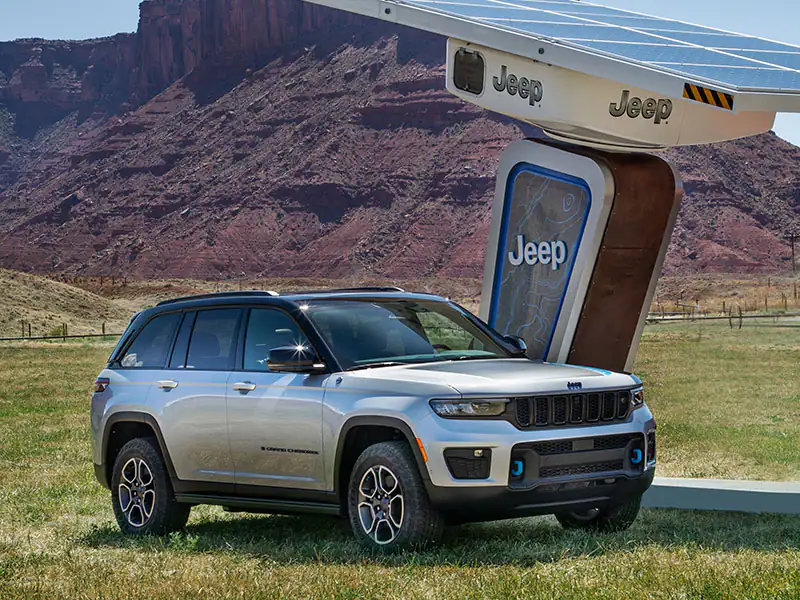 Don White's Timonium Jeep - The luxurious 2023 Jeep Grand Cherokee 4xe near Essex MD