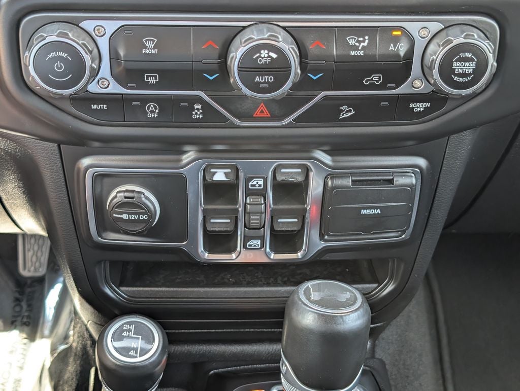 2021 Jeep Wrangler Unlimited Sahara Altitude 4x4