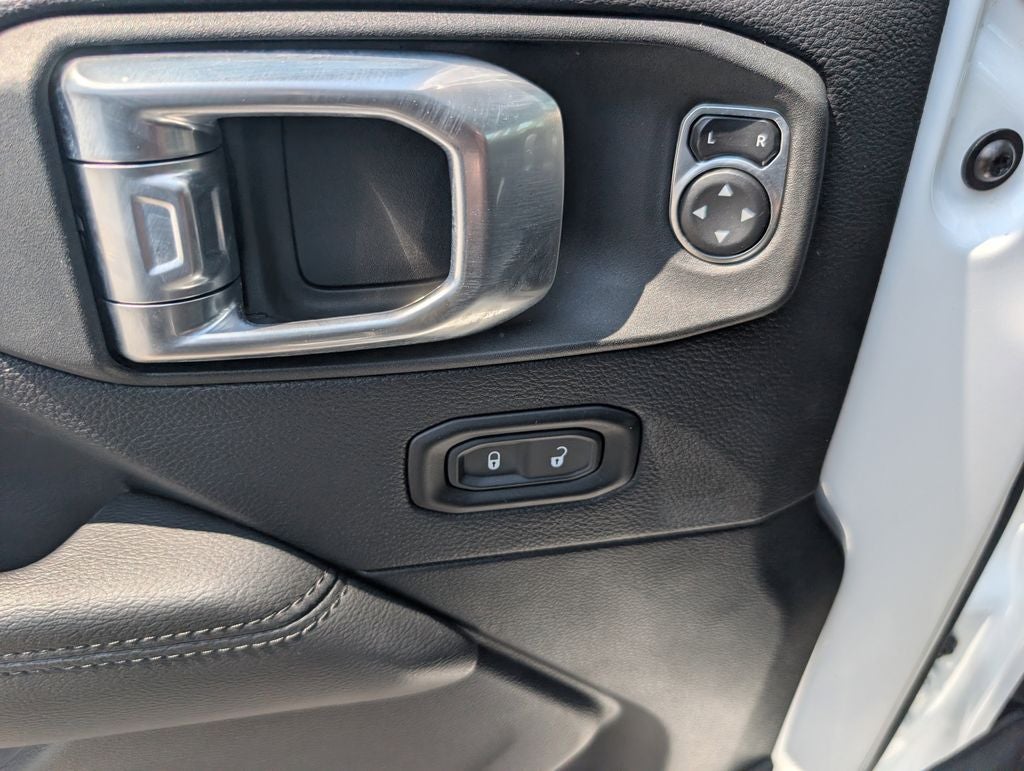 2022 Jeep Wrangler Unlimited Sahara Altitude 4x4