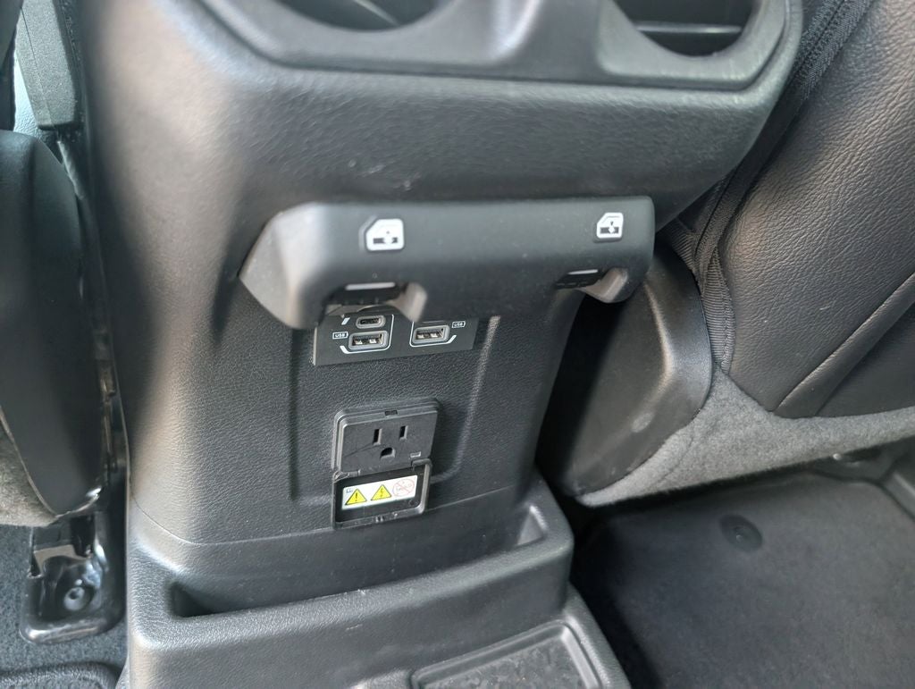 2022 Jeep Wrangler Unlimited Sahara Altitude 4x4