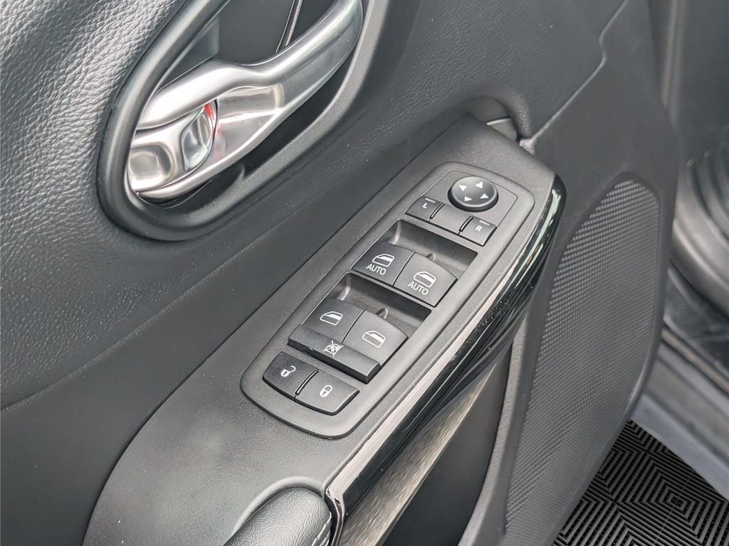 2023 Jeep Cherokee Altitude Lux 4x4