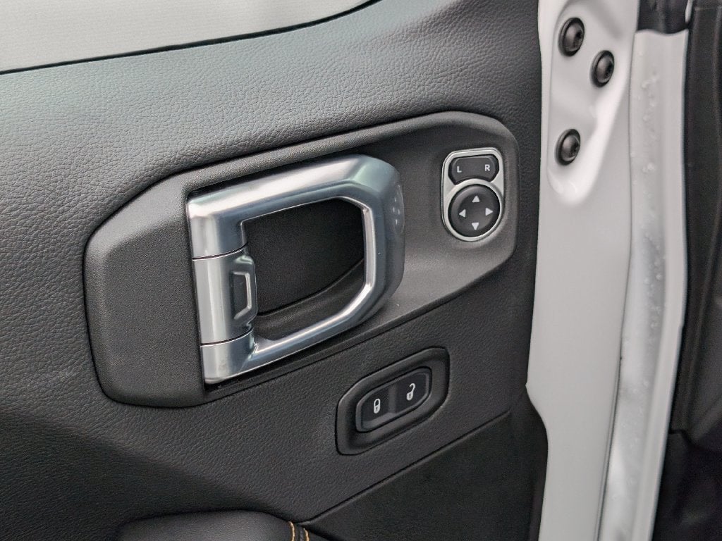 2027 Jeep Wrangler WRANGLER 4-DOOR SAHARA