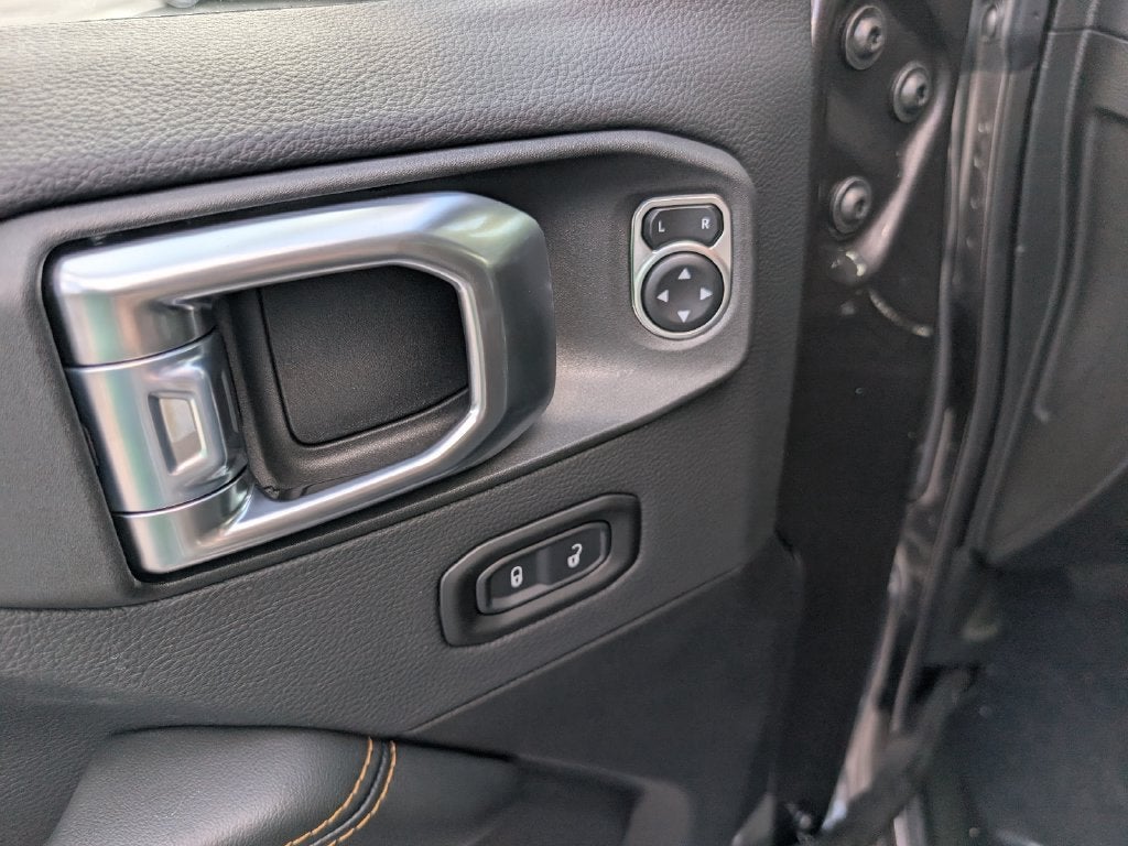 2027 Jeep Wrangler WRANGLER 4-DOOR SAHARA