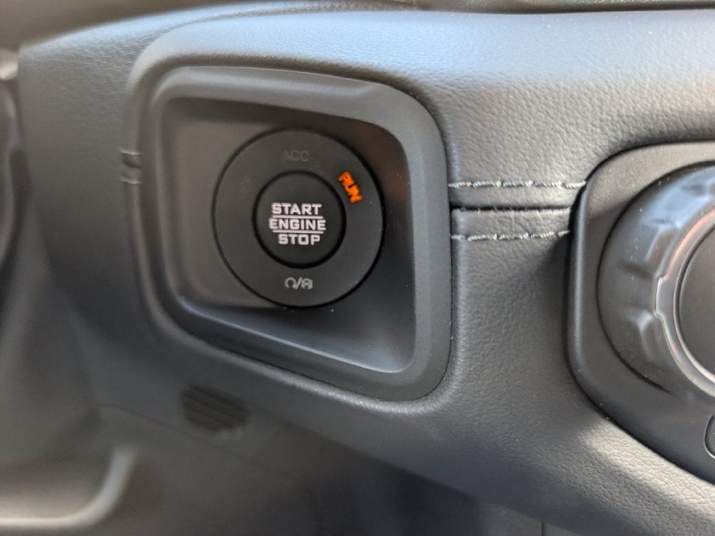 2027 Jeep Wrangler WRANGLER 4-DOOR SAHARA