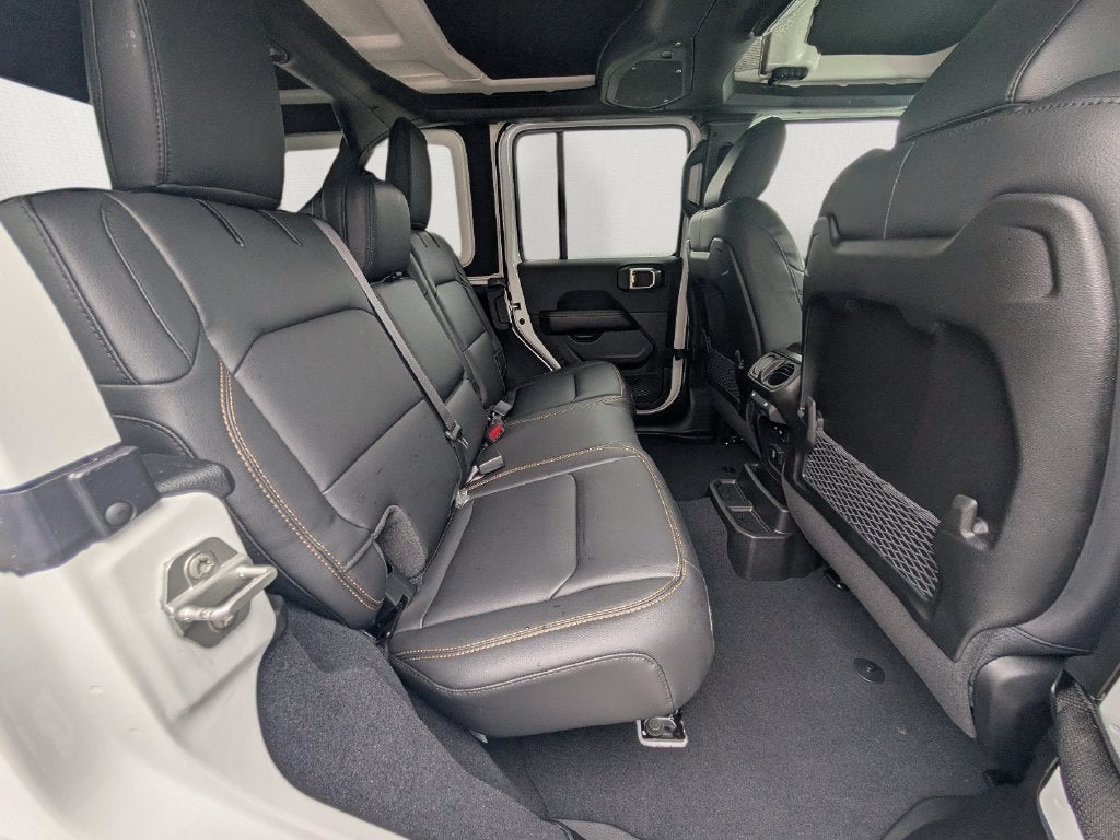 2027 Jeep Wrangler WRANGLER 4-DOOR SAHARA
