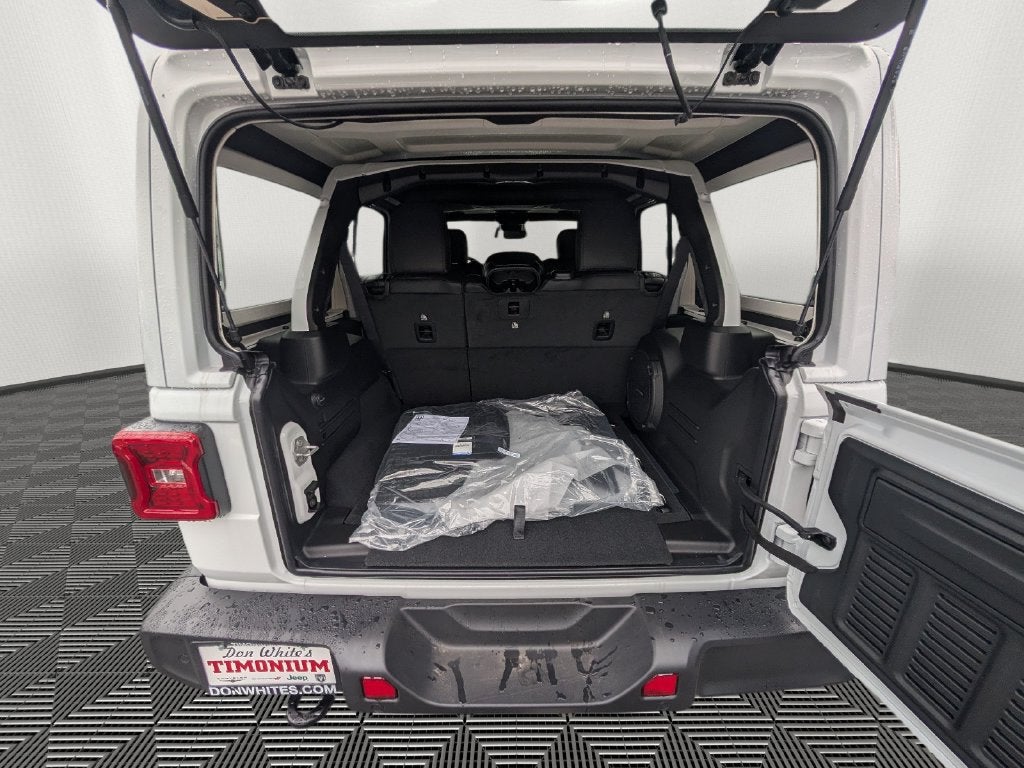 2027 Jeep Wrangler WRANGLER 4-DOOR SAHARA