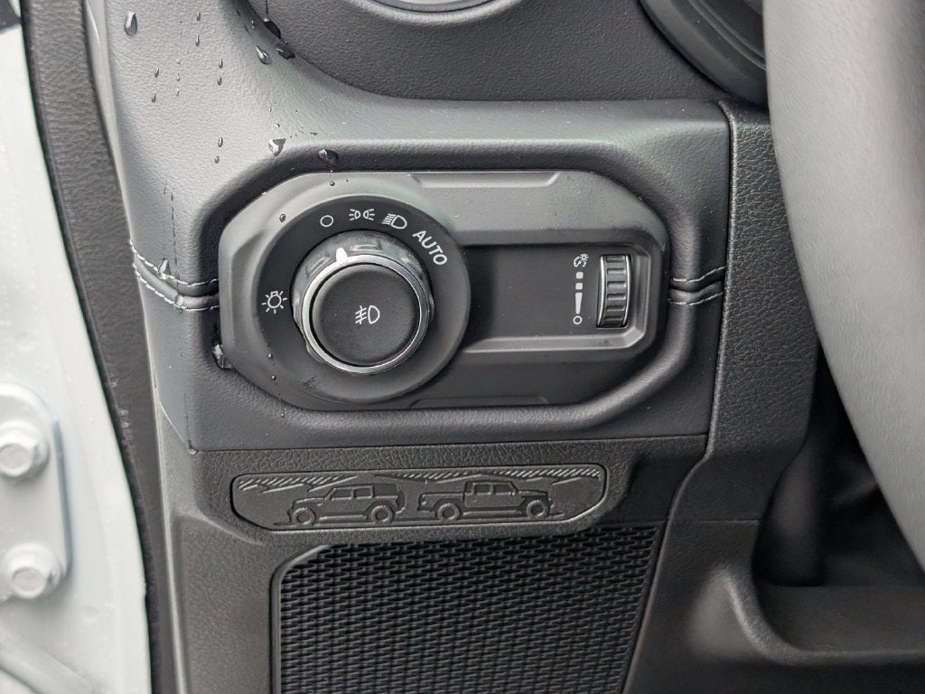 2027 Jeep Wrangler WRANGLER 4-DOOR SAHARA