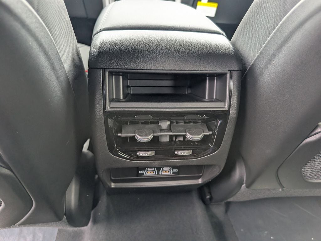 2026 Jeep Grand Cherokee GRAND CHEROKEE LAREDO 4X4