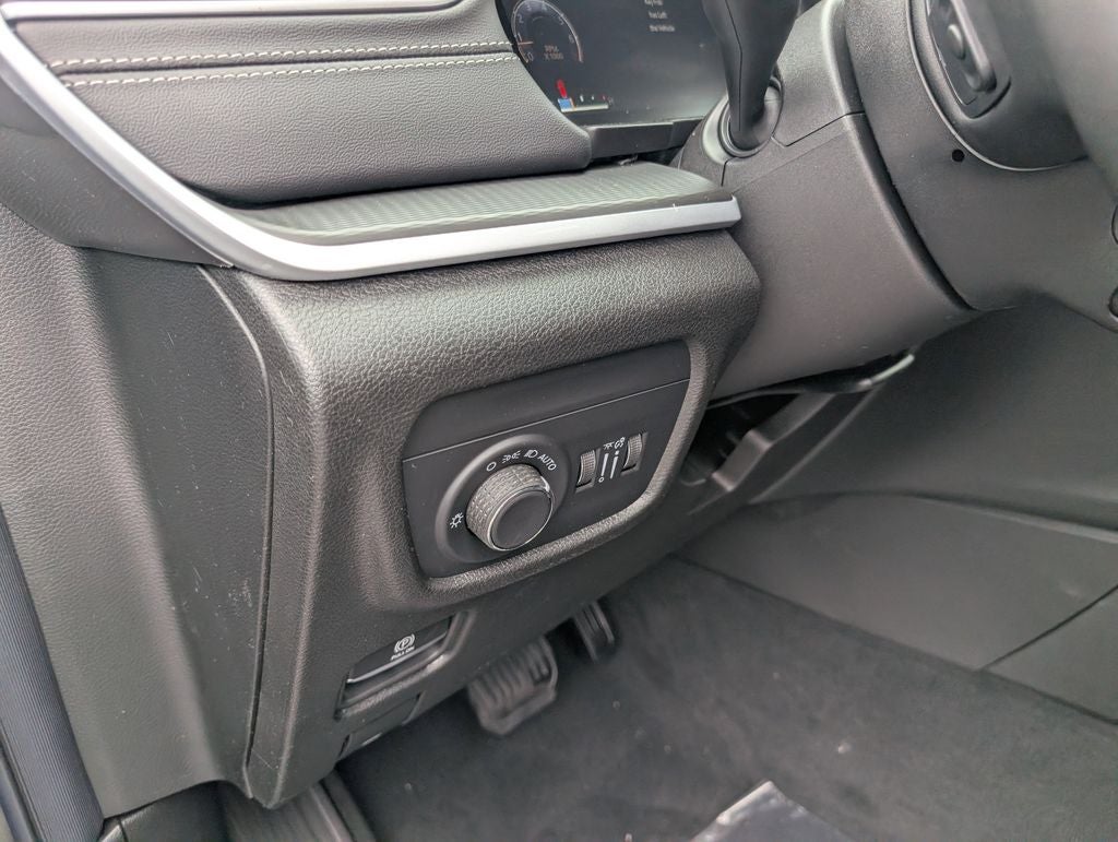 2026 Jeep Grand Cherokee GRAND CHEROKEE LAREDO 4X4