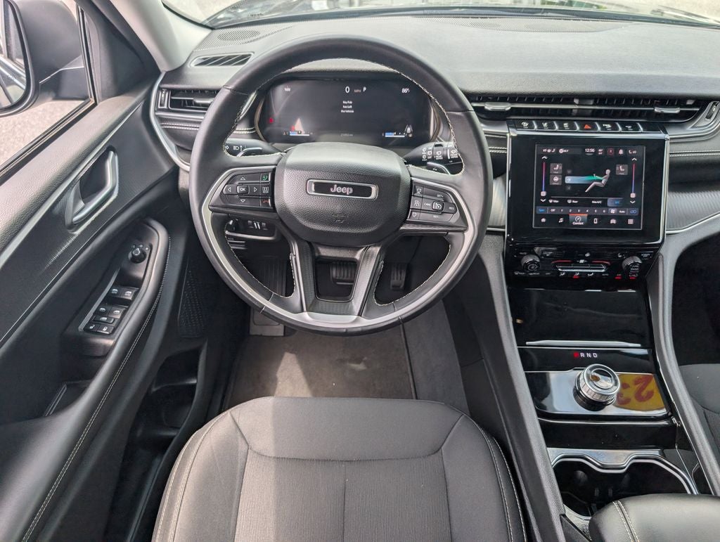 2023 Jeep Grand Cherokee Laredo 4x4