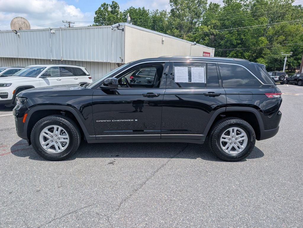 2023 Jeep Grand Cherokee Laredo 4x4