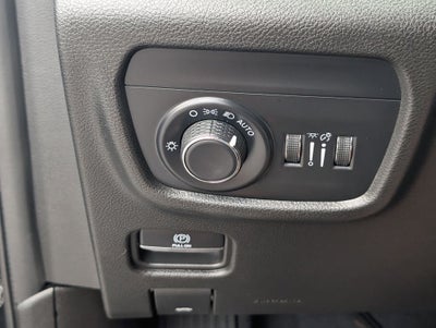 2023 Jeep Grand Cherokee Laredo 4x4