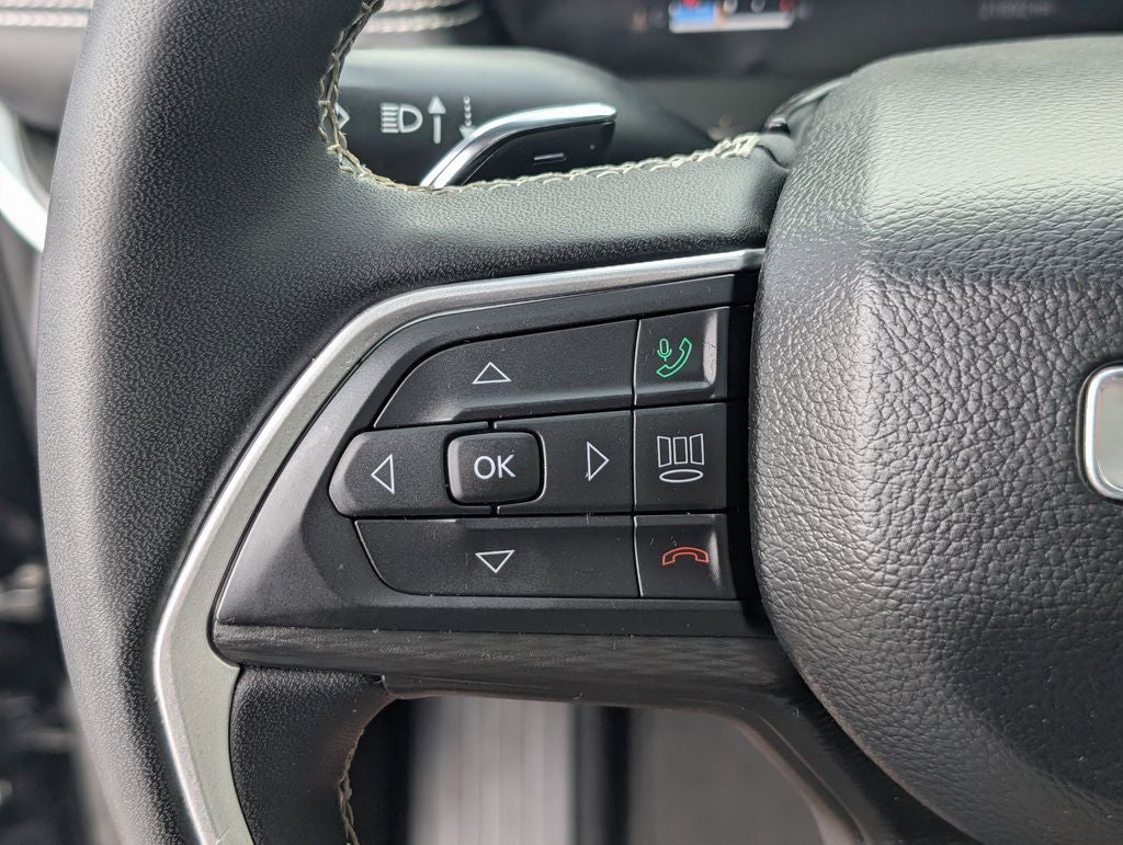 2023 Jeep Grand Cherokee Laredo 4x4