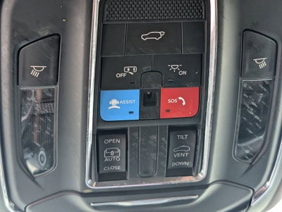 2023 Jeep Grand Cherokee Laredo 4x4