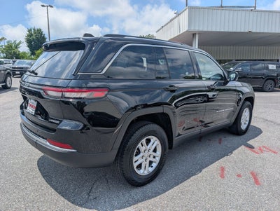 2023 Jeep Grand Cherokee Laredo 4x4