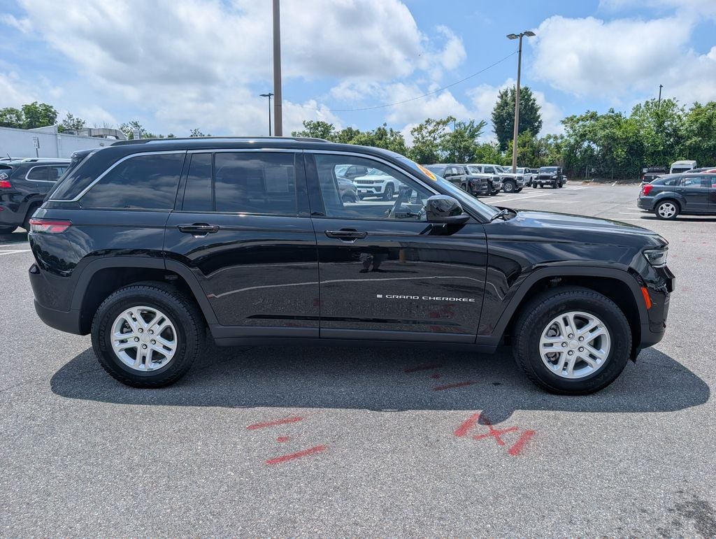 2023 Jeep Grand Cherokee Laredo 4x4