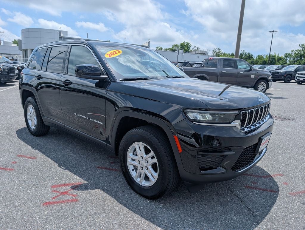 2023 Jeep Grand Cherokee Laredo 4x4
