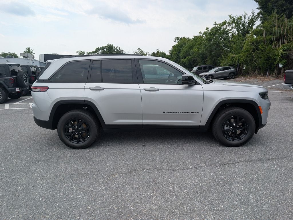 2026 Jeep Grand Cherokee GRAND CHEROKEE LAREDO ALTITUDE 4X4
