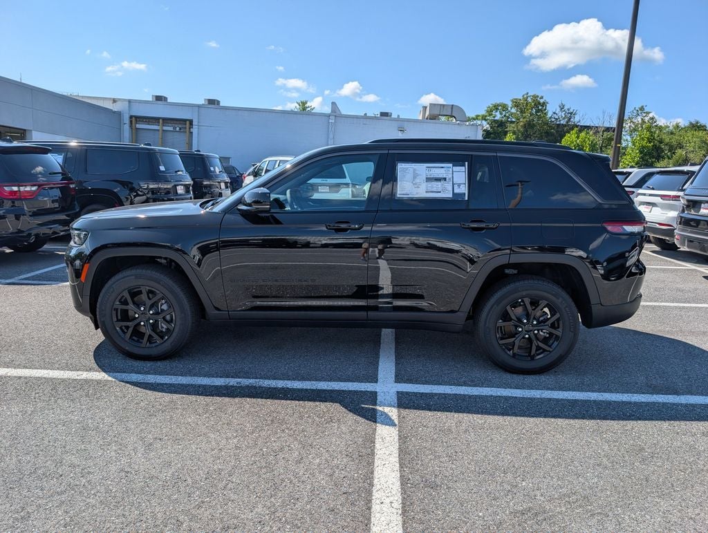 2026 Jeep Grand Cherokee GRAND CHEROKEE LAREDO ALTITUDE 4X4