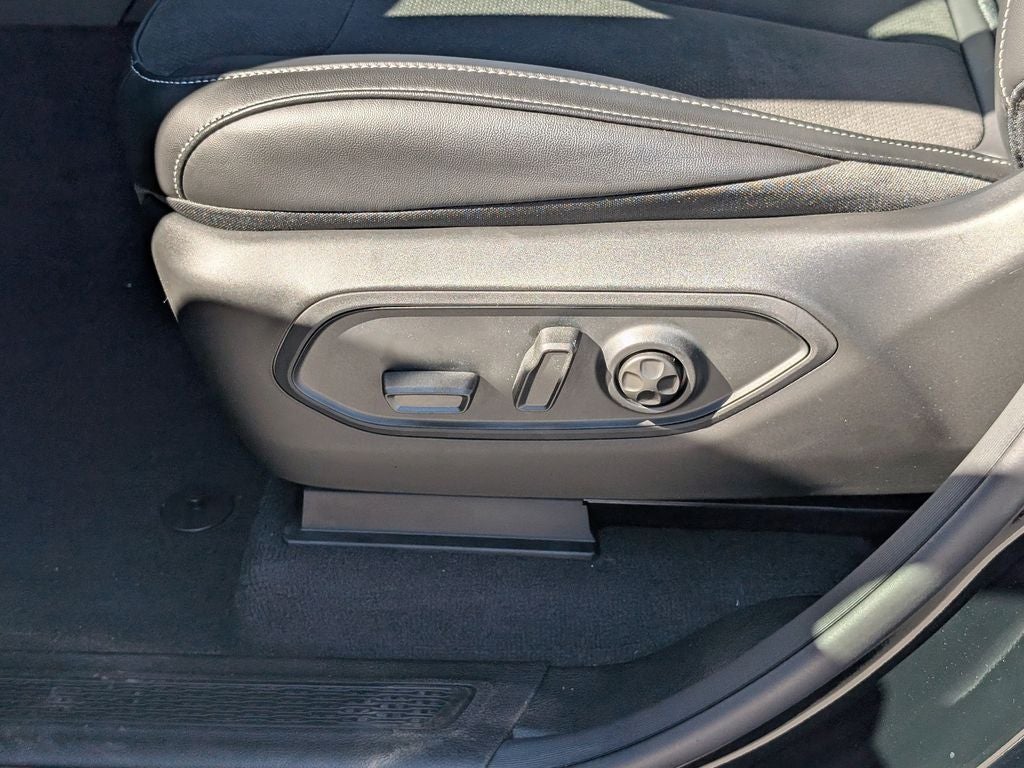 2027 Jeep Grand Cherokee GRAND CHEROKEE LAREDO ALTITUDE 4X4