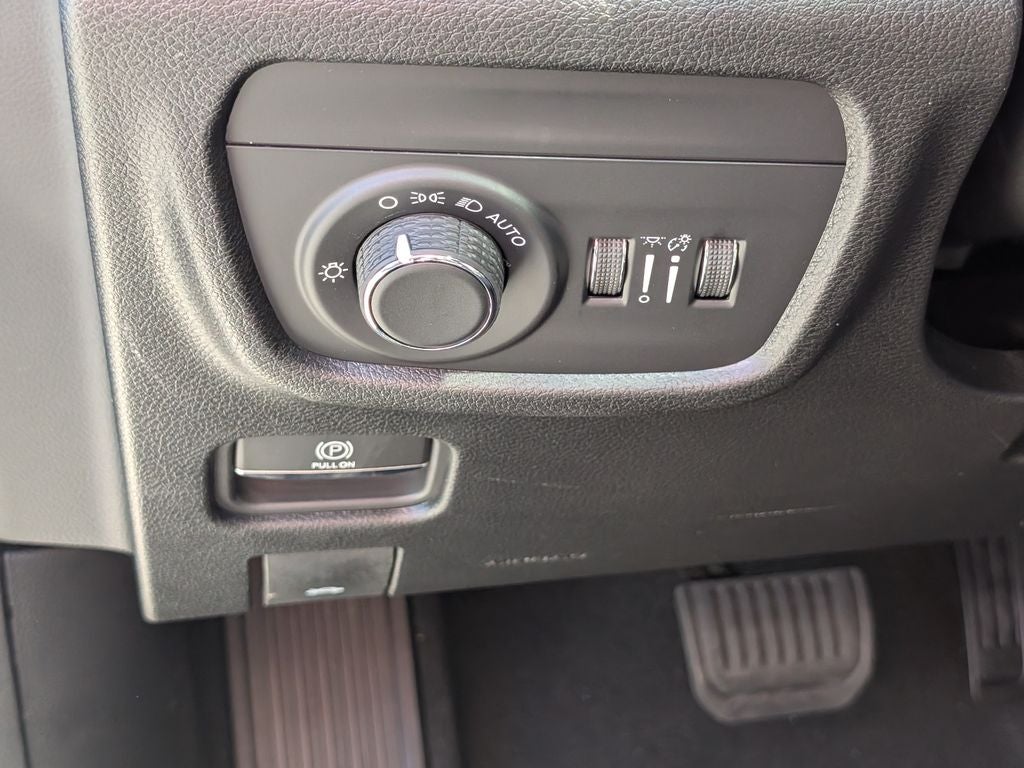 2027 Jeep Grand Cherokee GRAND CHEROKEE LAREDO ALTITUDE 4X4