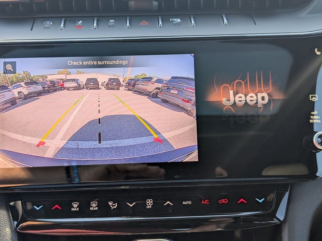 2027 Jeep Grand Cherokee GRAND CHEROKEE LAREDO ALTITUDE 4X4
