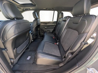 2027 Jeep Grand Cherokee GRAND CHEROKEE LAREDO ALTITUDE 4X4