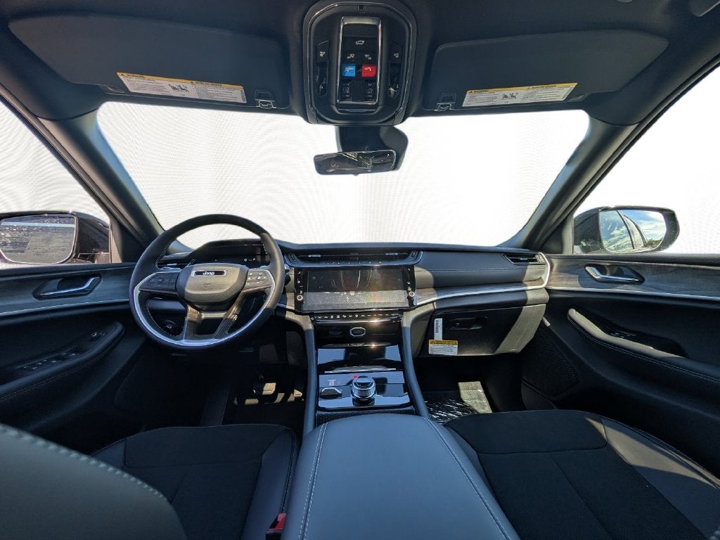 2027 Jeep Grand Cherokee GRAND CHEROKEE LAREDO ALTITUDE 4X4
