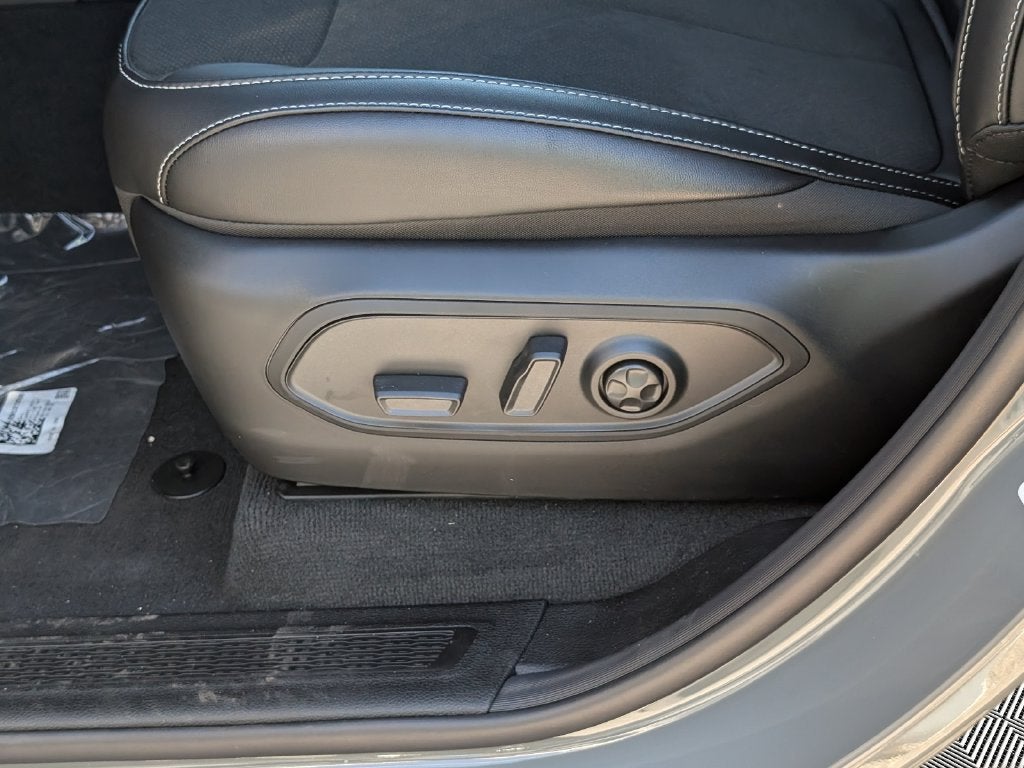 2027 Jeep Grand Cherokee GRAND CHEROKEE LAREDO ALTITUDE 4X4