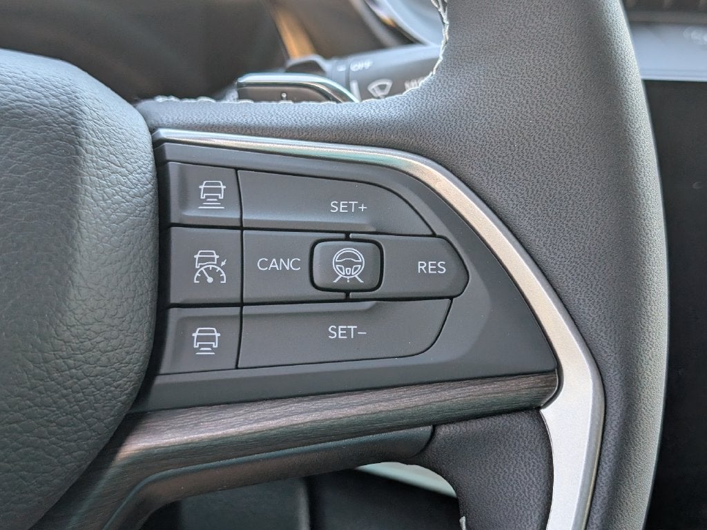 2027 Jeep Grand Cherokee GRAND CHEROKEE LAREDO ALTITUDE 4X4