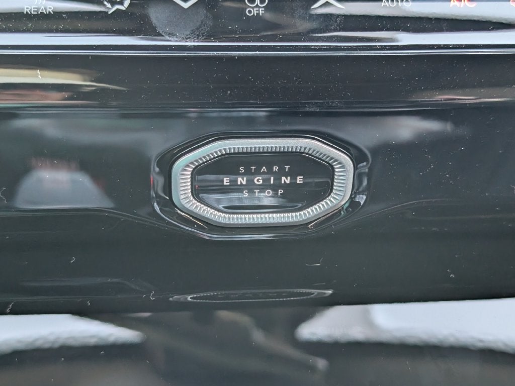 2027 Jeep Grand Cherokee GRAND CHEROKEE LAREDO ALTITUDE 4X4