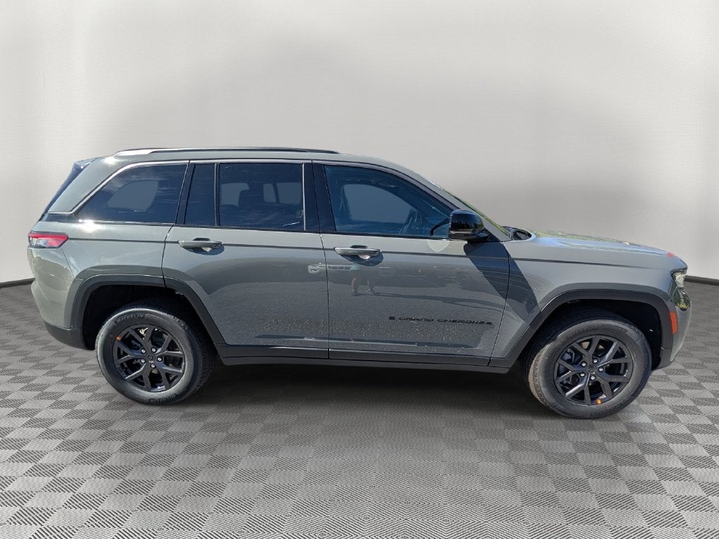 2027 Jeep Grand Cherokee GRAND CHEROKEE LAREDO ALTITUDE 4X4