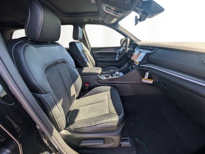 2027 Jeep Grand Cherokee GRAND CHEROKEE LAREDO ALTITUDE 4X4