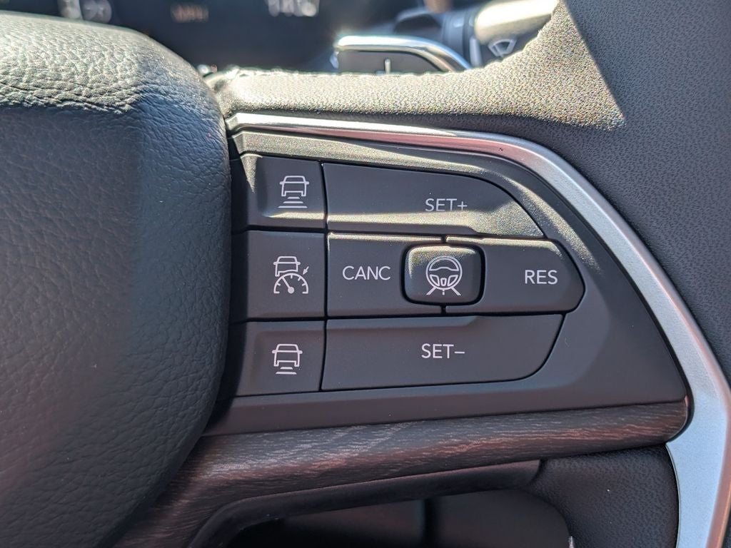 2027 Jeep Grand Cherokee GRAND CHEROKEE LAREDO ALTITUDE 4X4