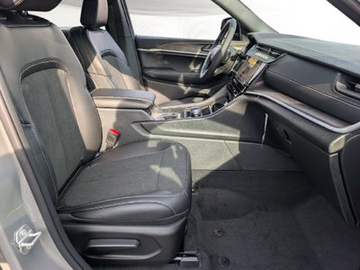 2027 Jeep Grand Cherokee GRAND CHEROKEE LAREDO ALTITUDE 4X4