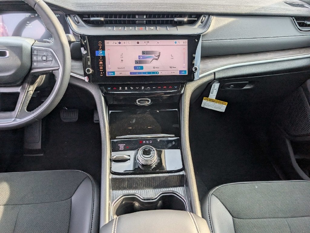 2027 Jeep Grand Cherokee GRAND CHEROKEE LAREDO ALTITUDE 4X4