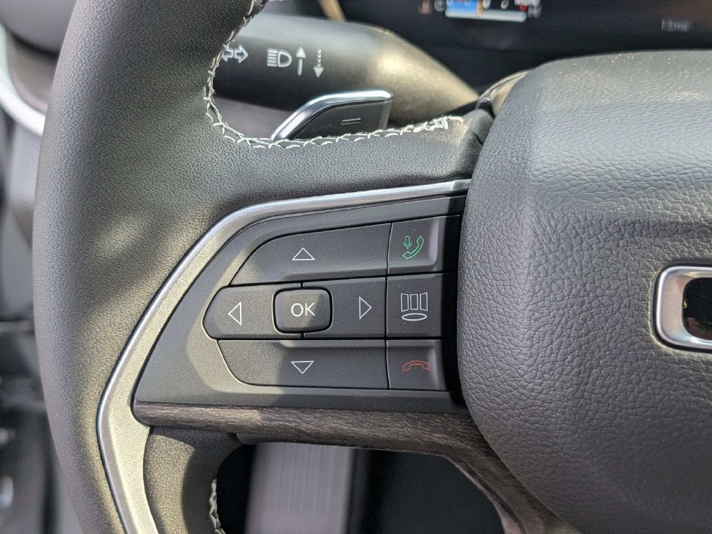 2027 Jeep Grand Cherokee GRAND CHEROKEE LAREDO ALTITUDE 4X4