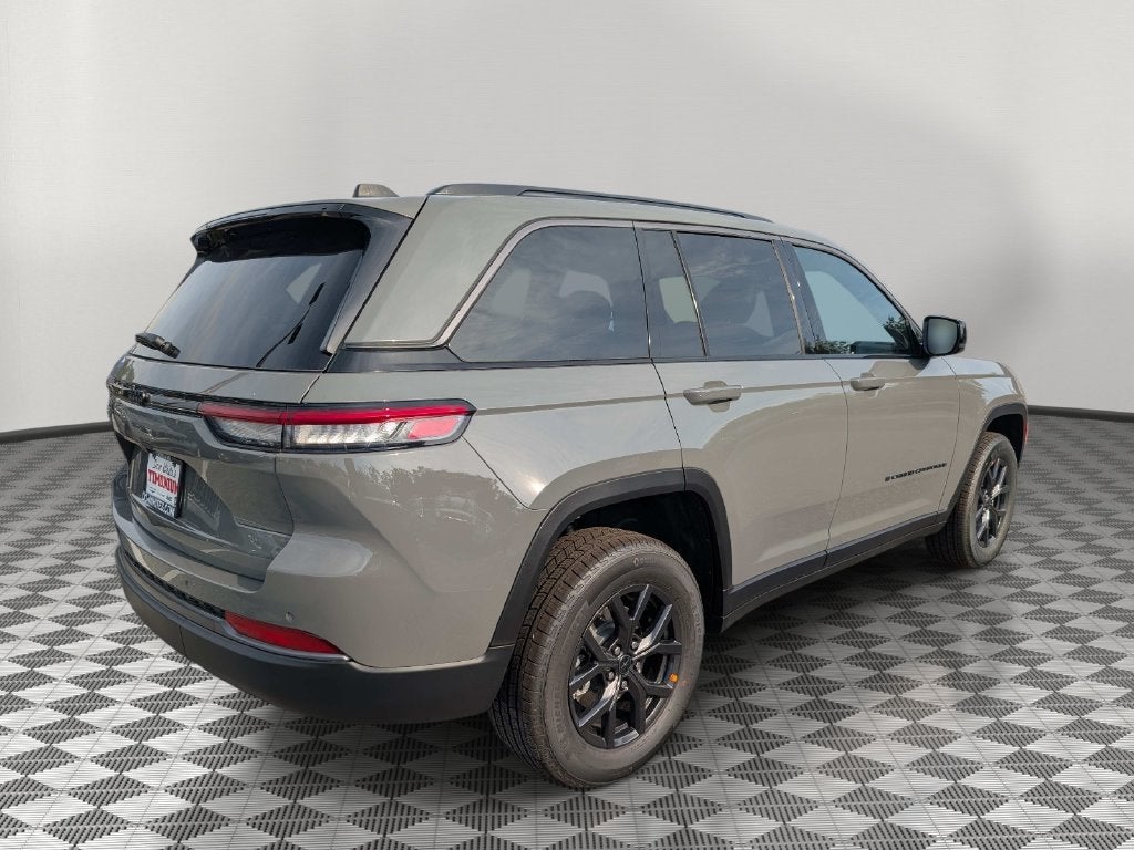 2027 Jeep Grand Cherokee GRAND CHEROKEE LAREDO ALTITUDE 4X4