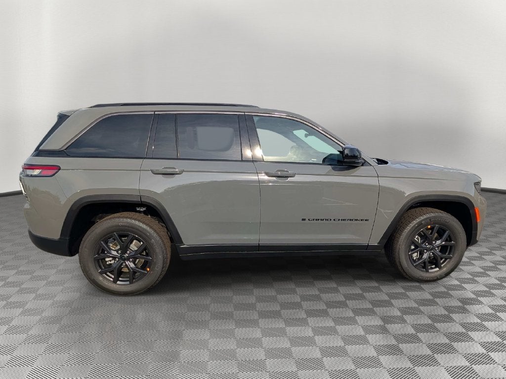 2027 Jeep Grand Cherokee GRAND CHEROKEE LAREDO ALTITUDE 4X4