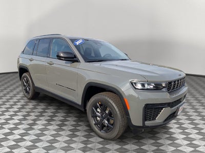 2027 Jeep Grand Cherokee GRAND CHEROKEE LAREDO ALTITUDE 4X4