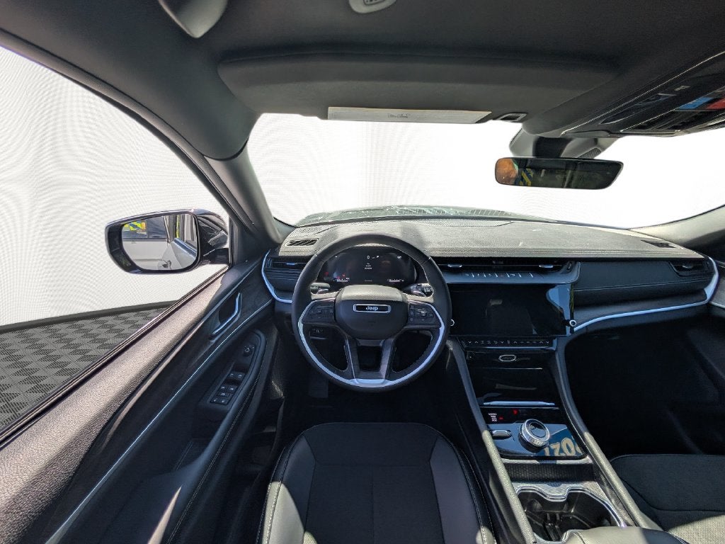 2027 Jeep Grand Cherokee GRAND CHEROKEE LAREDO ALTITUDE 4X4