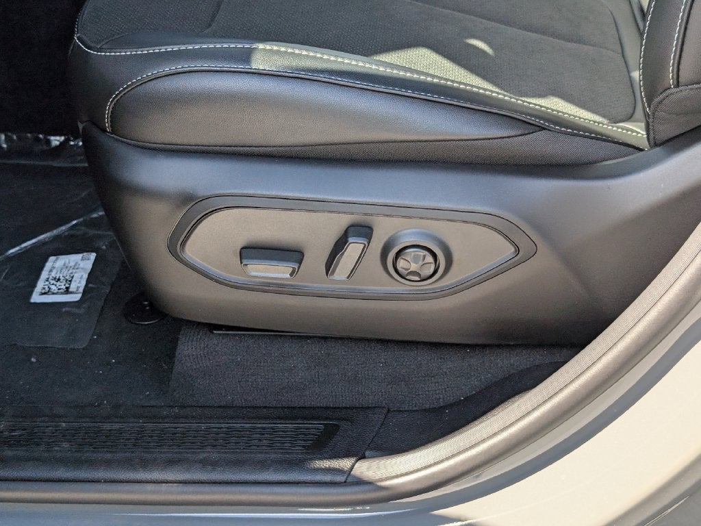 2027 Jeep Grand Cherokee GRAND CHEROKEE LAREDO ALTITUDE 4X4