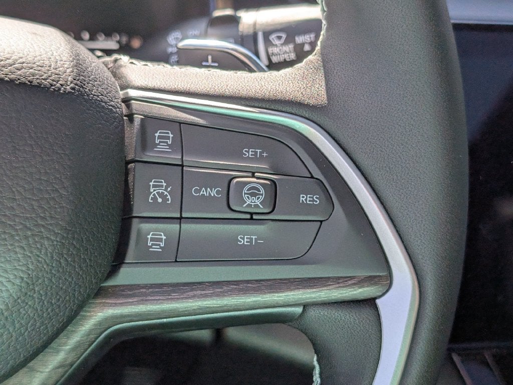 2027 Jeep Grand Cherokee GRAND CHEROKEE LAREDO ALTITUDE 4X4