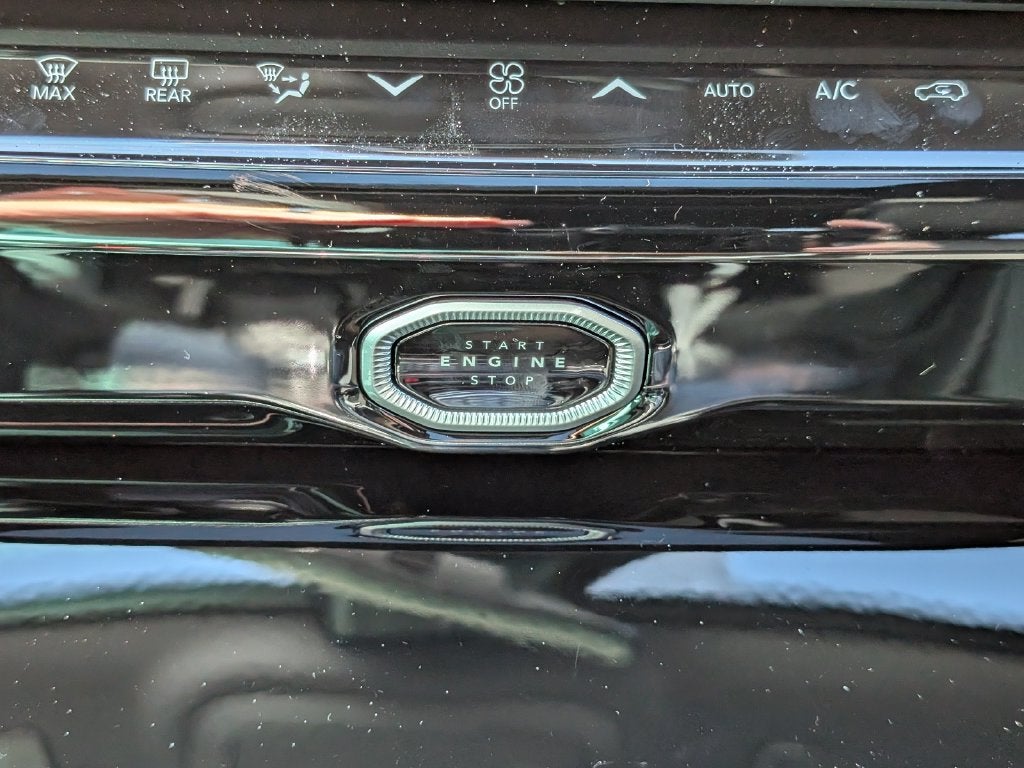 2027 Jeep Grand Cherokee GRAND CHEROKEE LAREDO ALTITUDE 4X4