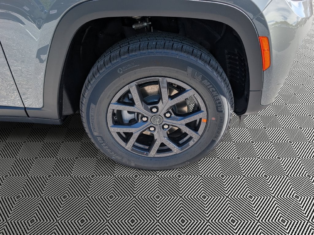 2027 Jeep Grand Cherokee GRAND CHEROKEE LAREDO ALTITUDE 4X4