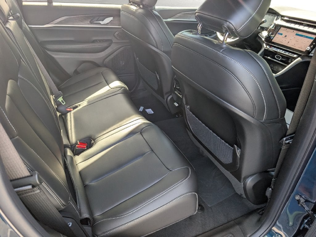 2027 Jeep Grand Cherokee GRAND CHEROKEE LIMITED 4X4