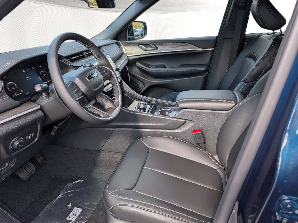 2027 Jeep Grand Cherokee GRAND CHEROKEE LIMITED 4X4