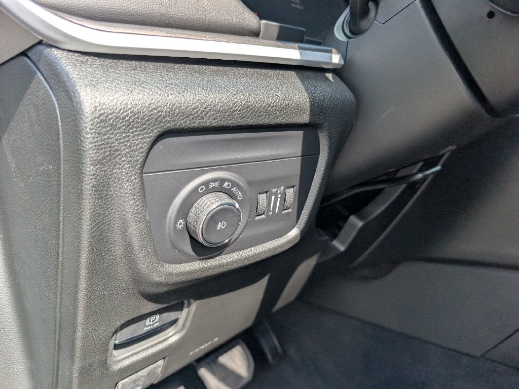 2027 Jeep Grand Cherokee GRAND CHEROKEE LIMITED 4X4